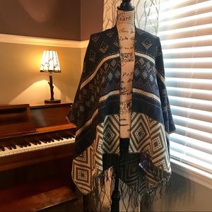 NWOT Blanket Poncho Cape with Fringe